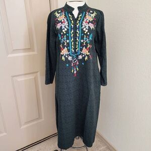 Green embroiled tunic dress M